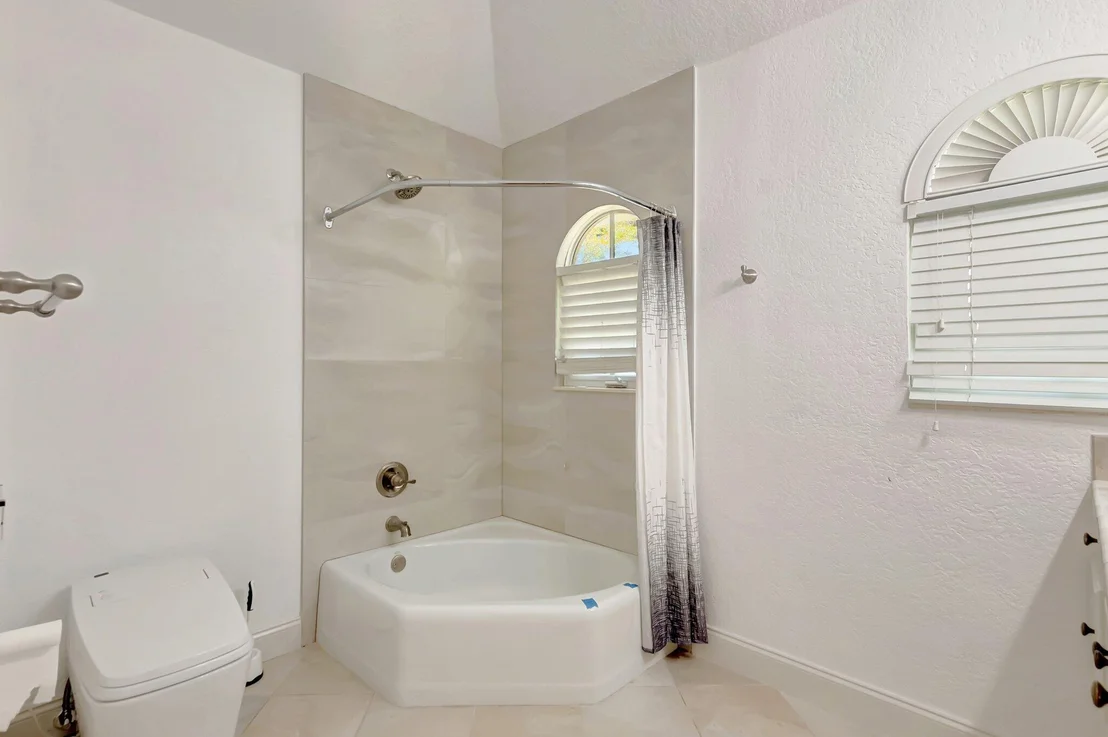 Photo of 930 N Parkside Cir Circle N