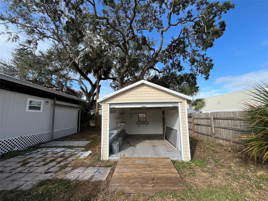 Photo of 1065 Riverview Drive