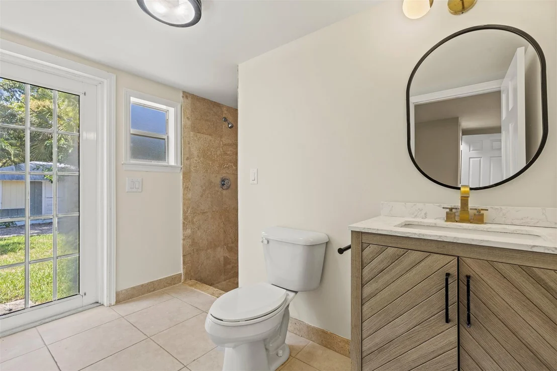 Photo of 333 SW Manor Drive