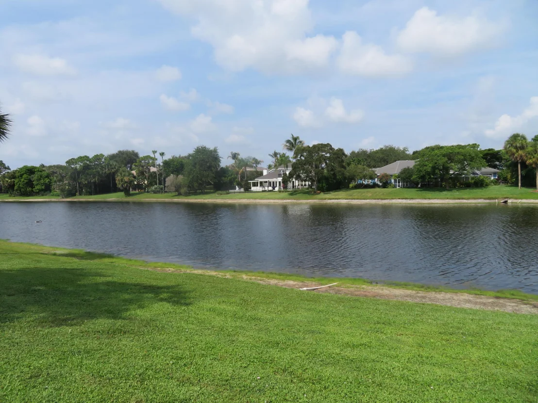 Photo of 18480 SE Lakeside Drive