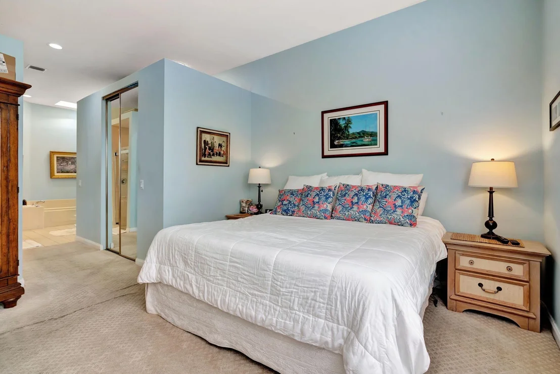 Photo of 156 S Hampton Drive
