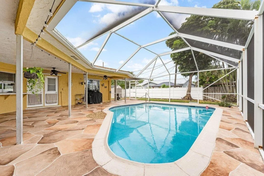 Photo of 5455 Pine Tree Drive