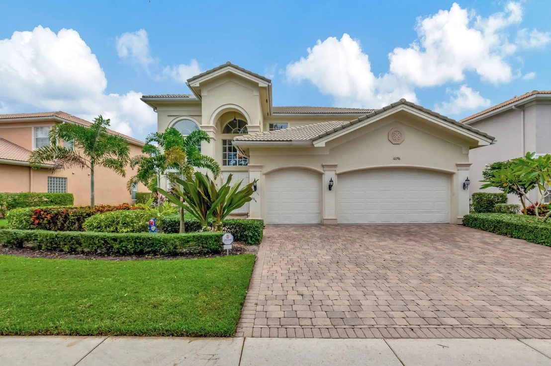 Photo of 10796 Castle Oak Drive