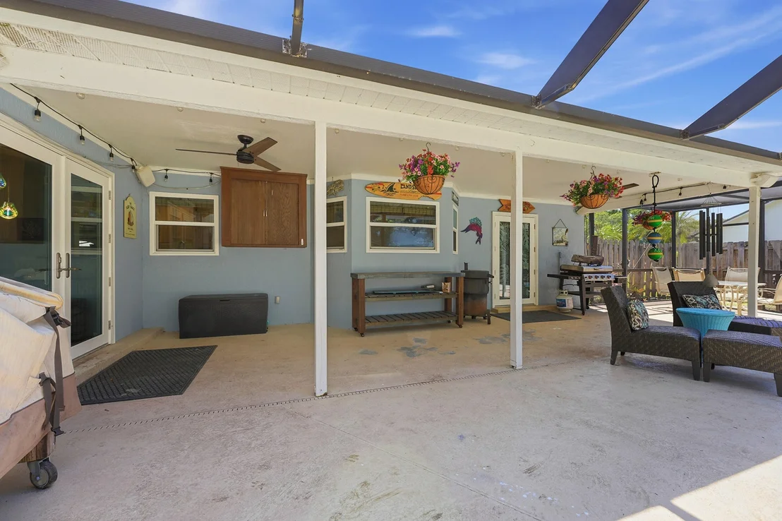 Photo of 15924 Laurel Oak Circle