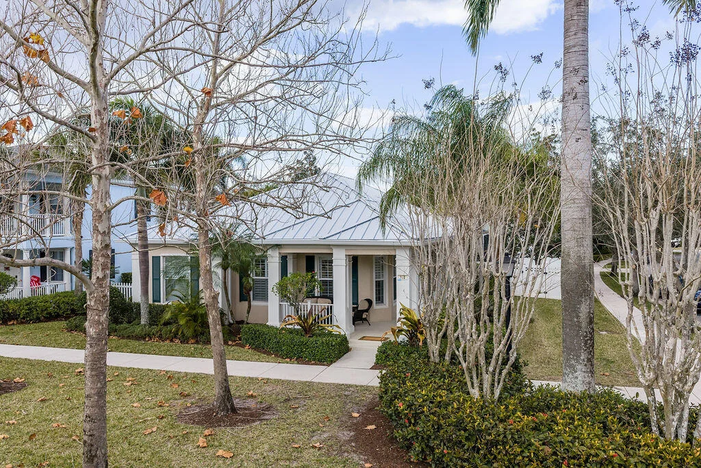 Photo of 102 Bonaire Lane