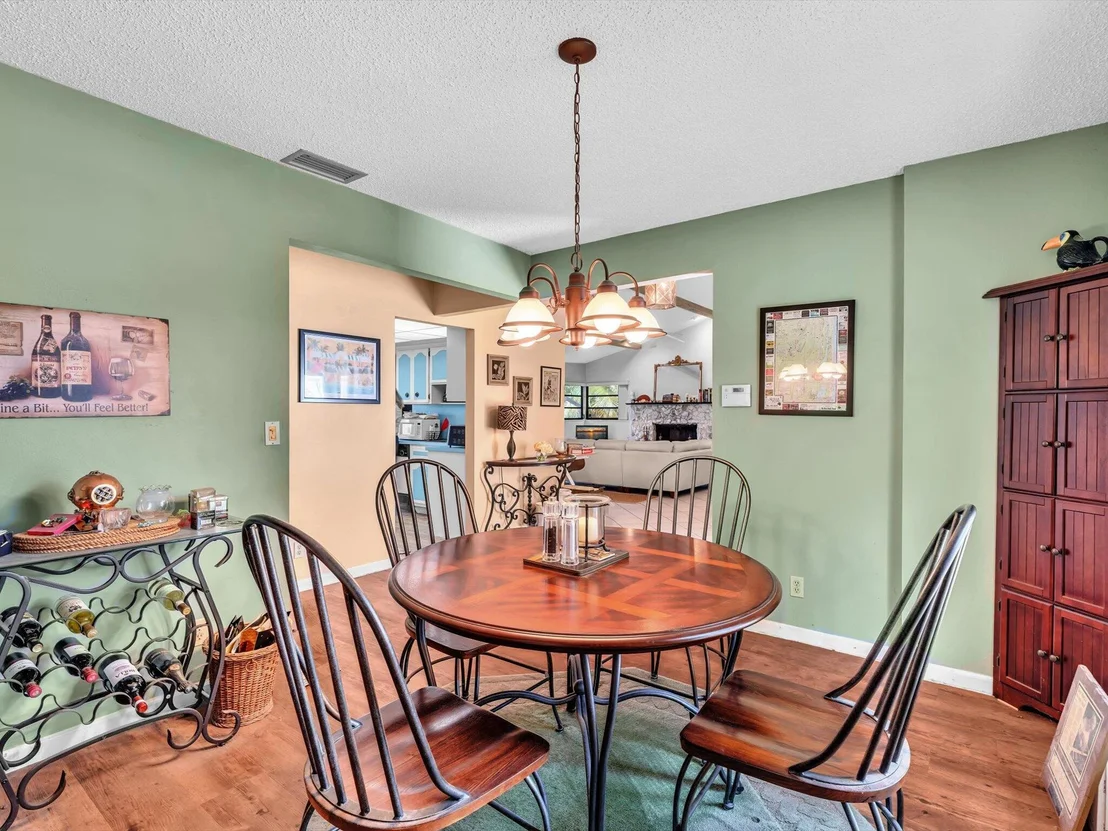 Photo of 3537 Lakeview Drive