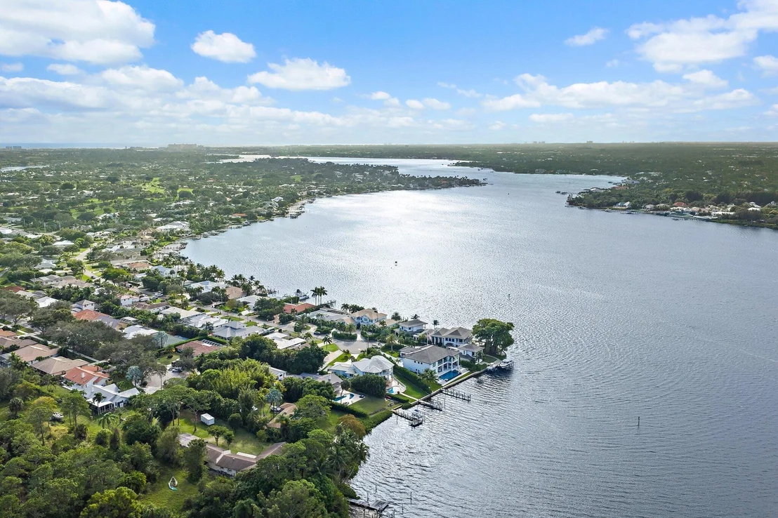 Photo of 348 River Drive