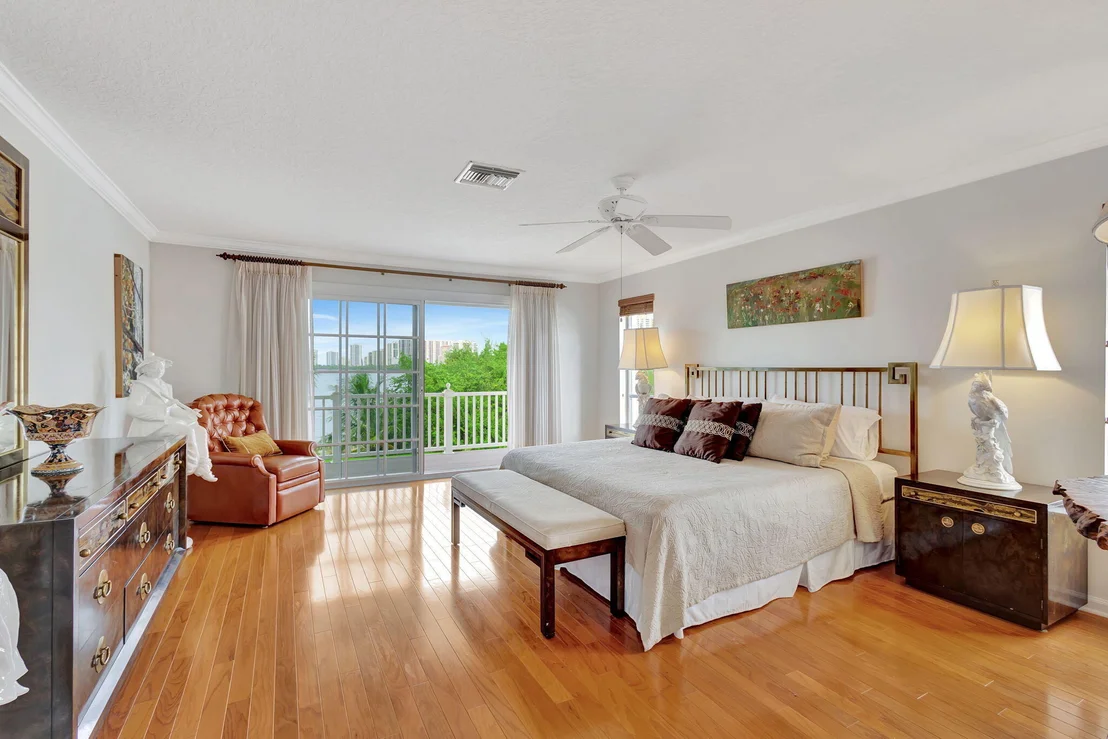 Photo of 1141 Pine Point Road