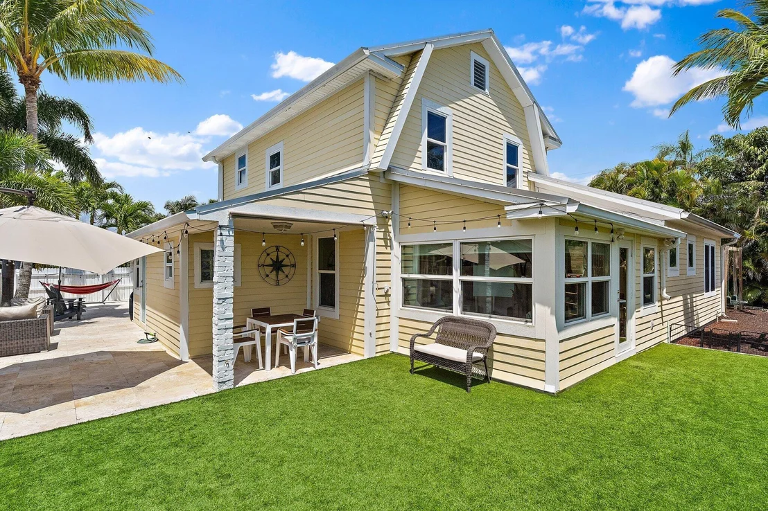 Photo of 715 Warren Drive