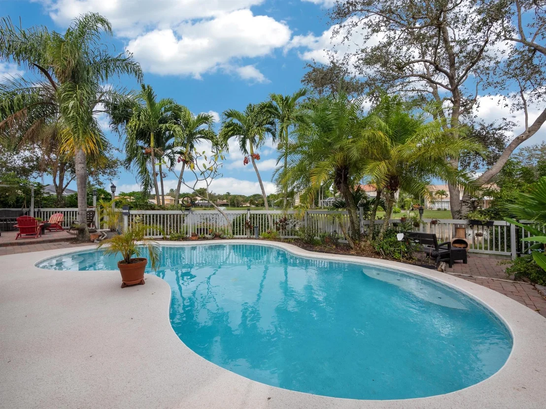 Photo of 1005 Pine Lake Circle