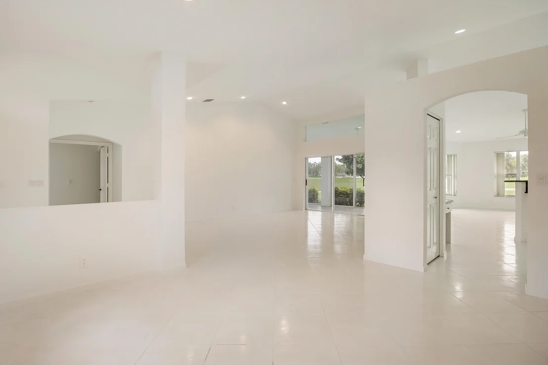 Photo of 6892 Grenelefe Road