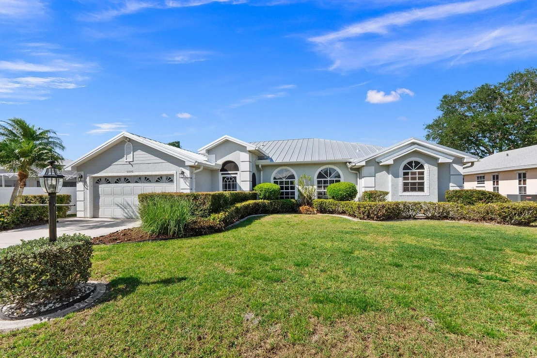 Photo of 6875 Bronte Circle