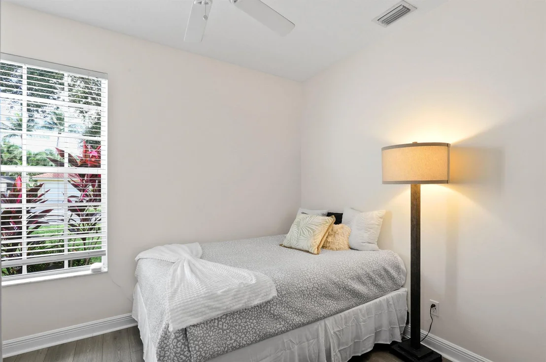 Photo of 400 Mangrove Point