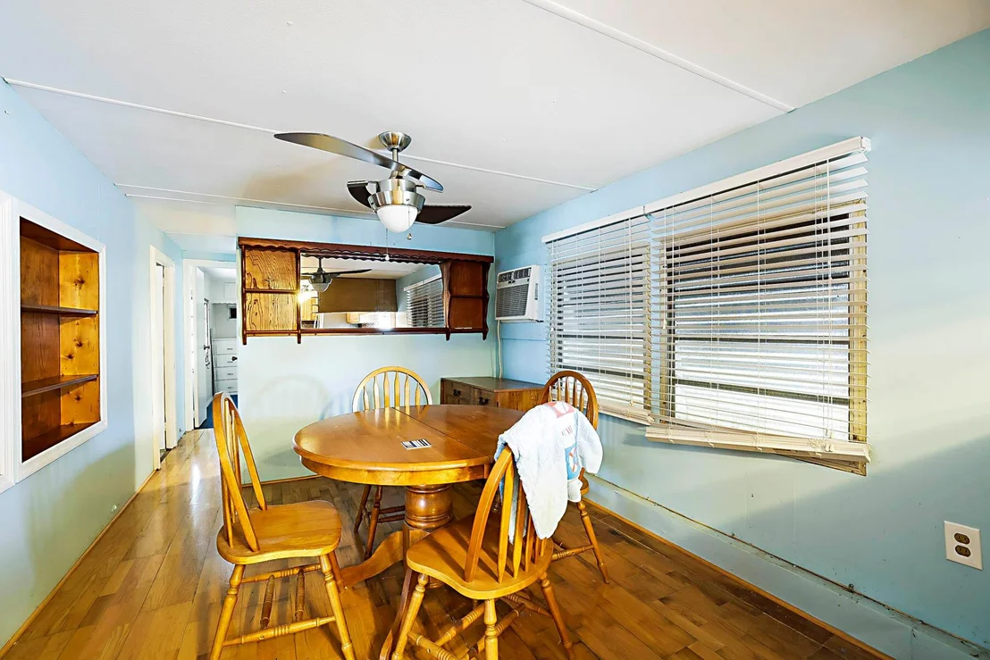 Photo of 8919 Palm Street