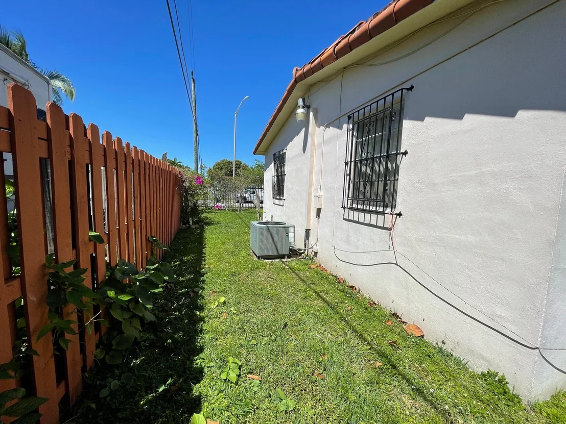 Photo of 3365 W 13th Avenue