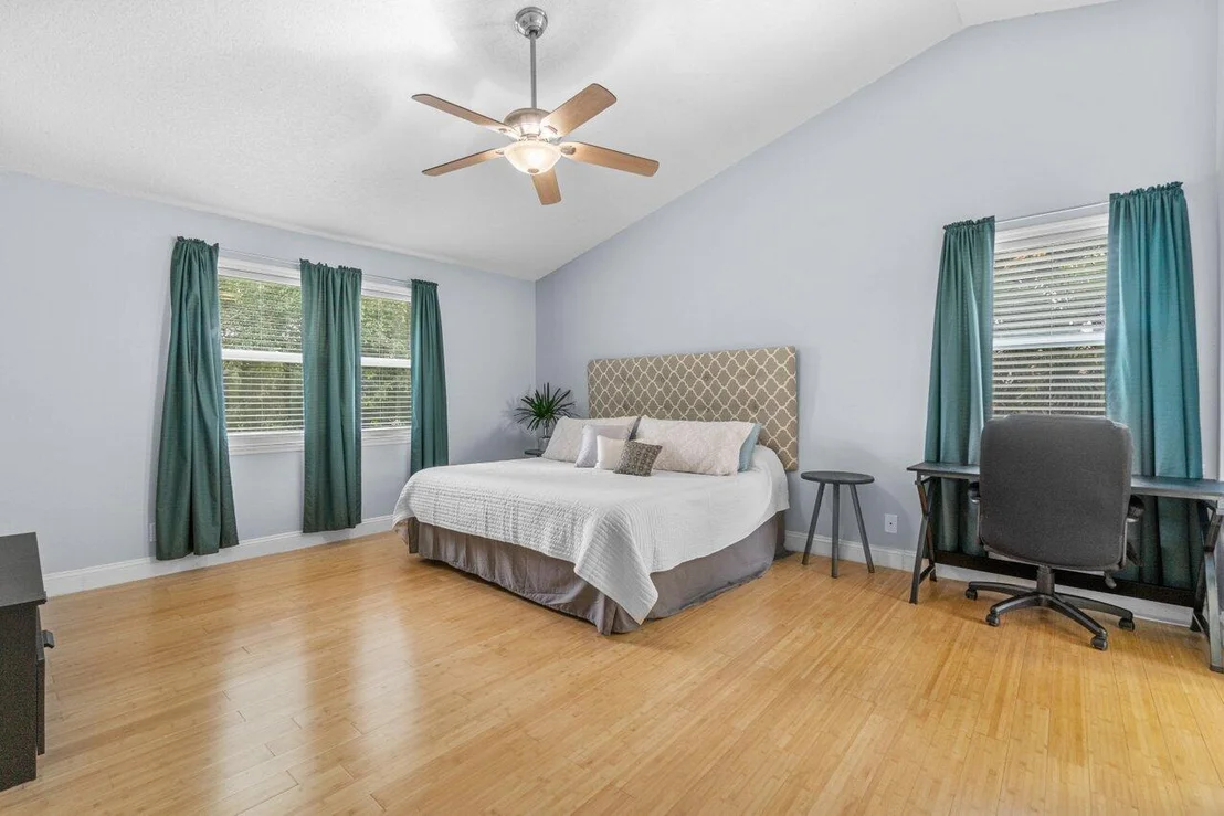 Photo of 1071 Fairfax Circle W