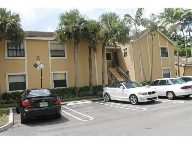 Photo of Unit F4 at 9641 Riverside Drive