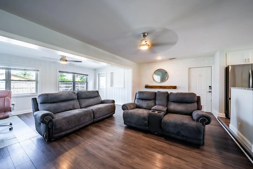 Photo of 425 Erie Drive