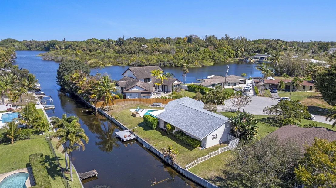 Photo of 6797 Bayshore Drive