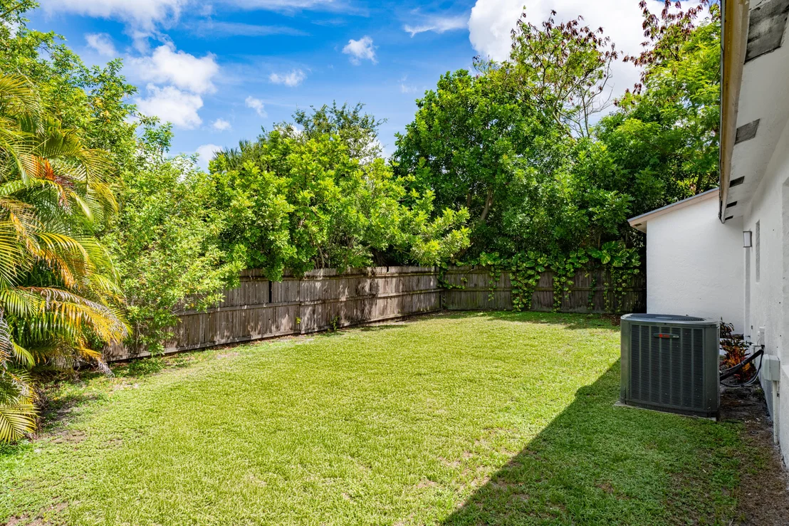 Photo of 5921 Ithaca Circle W