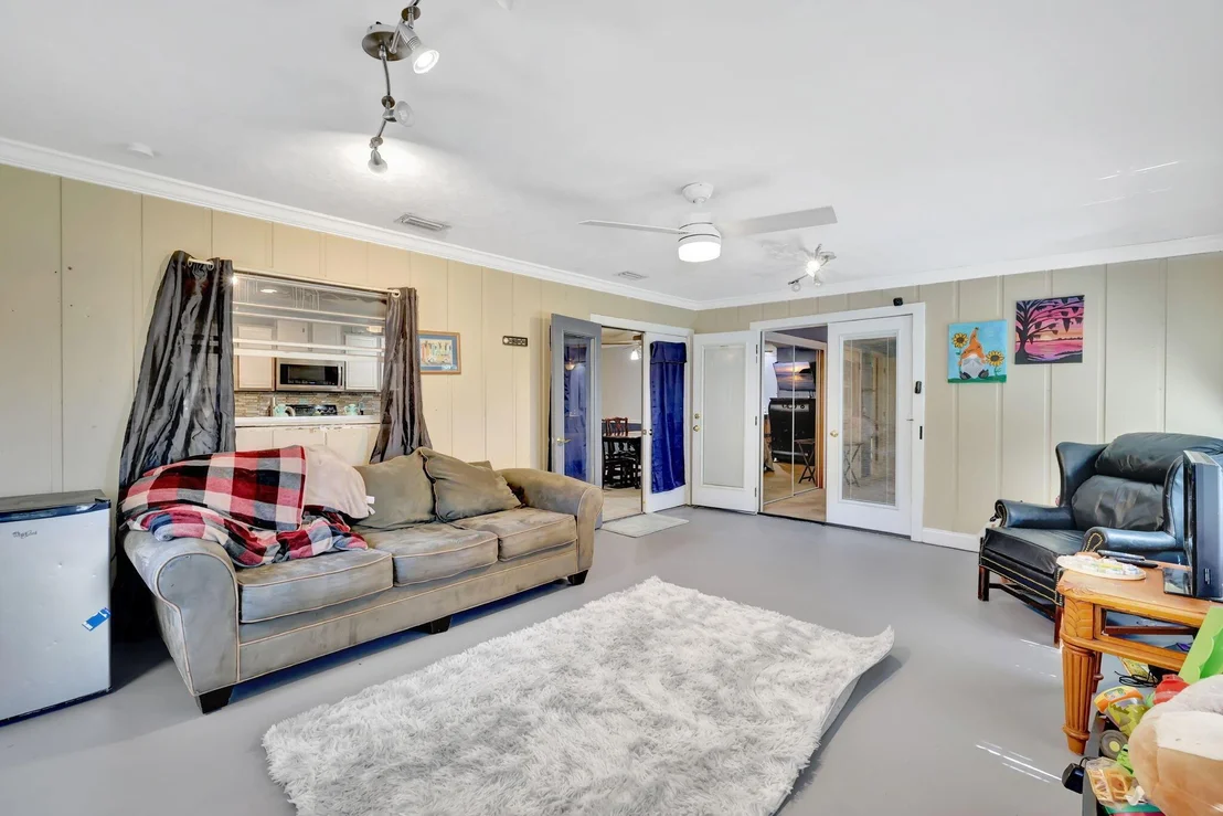 Photo of 5903 Sunset Boulevard