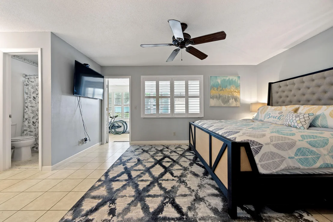 Photo of Unit B at 355 Main Boulevard