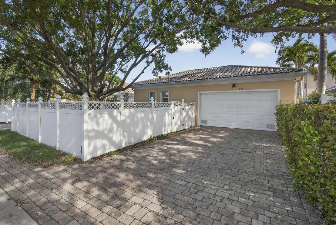 Photo of 212 Florence Drive