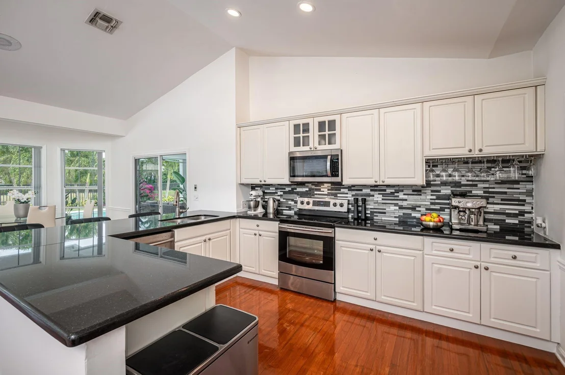 Photo of 16633 Golfview Drive
