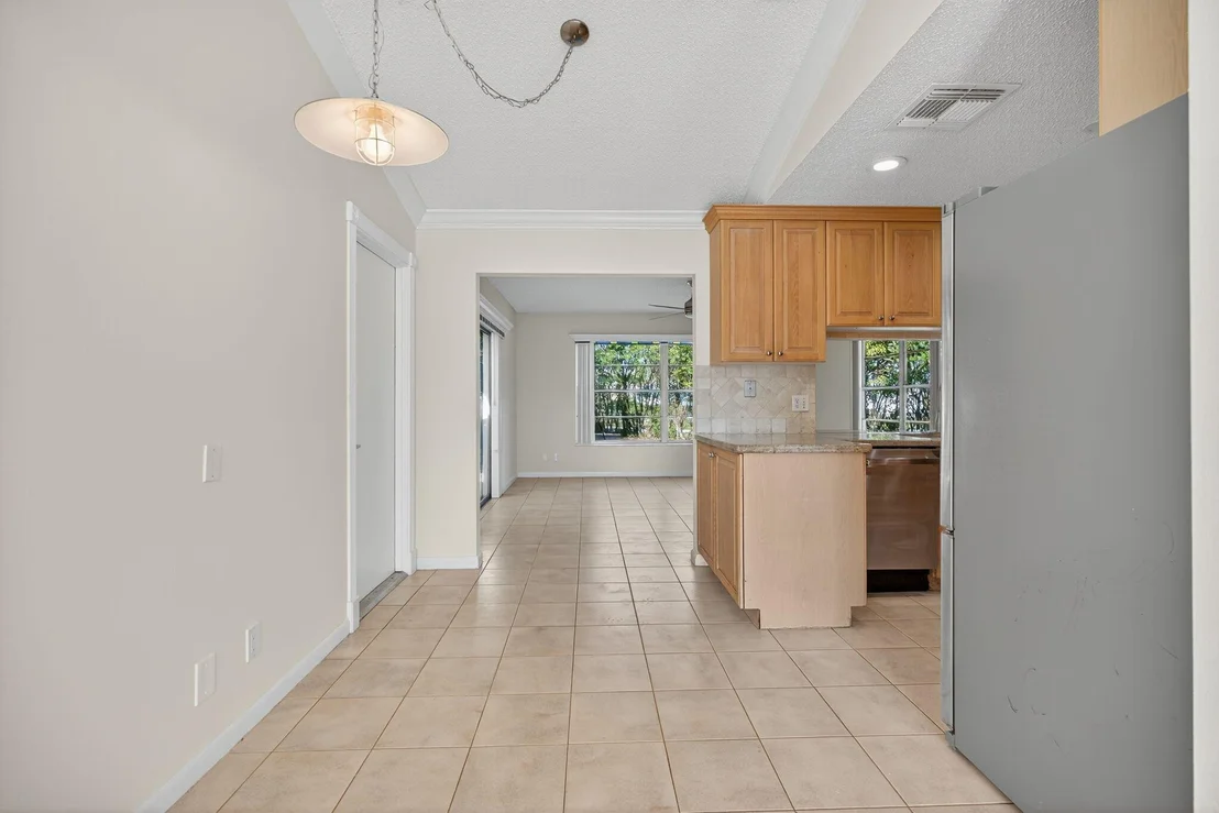 Photo of 130 Lakeside Circle