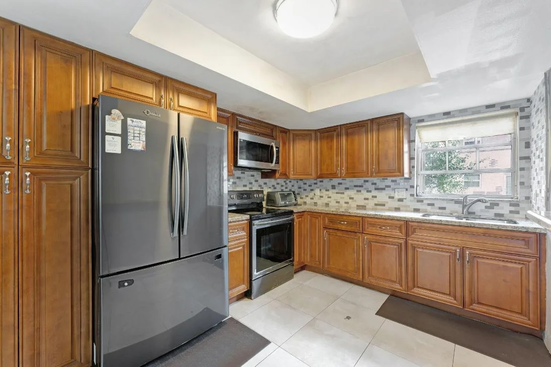 Photo of Unit D7 at 3058 Riverside Drive