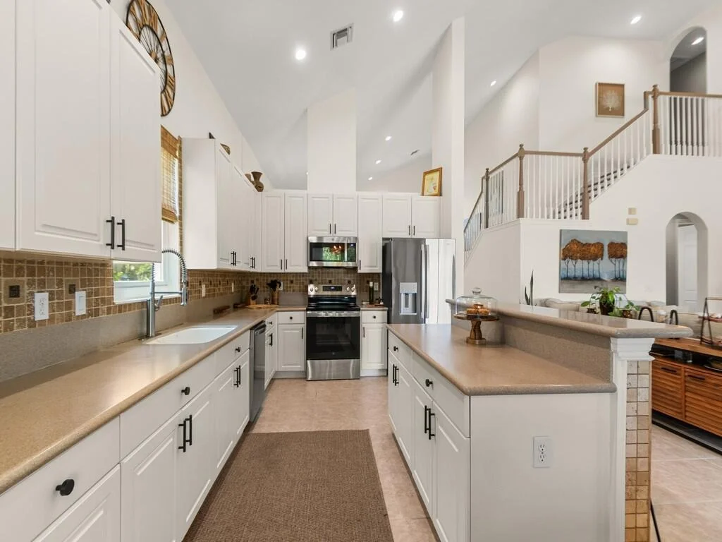 Photo of 1010 SW Ruby Ave Avenue SW