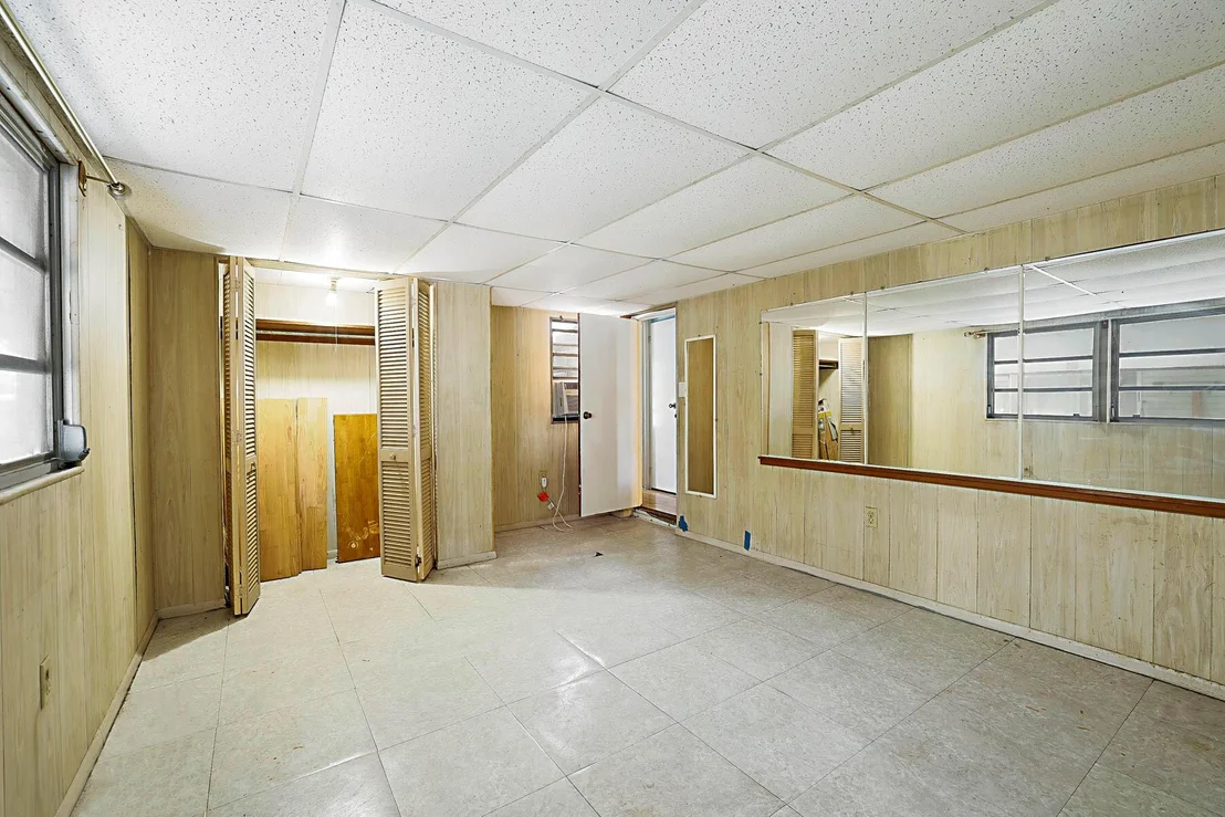 Photo of 8919 Palm Street
