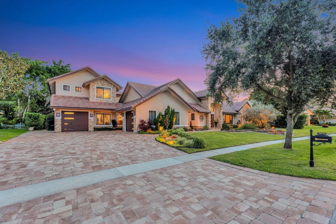 Photo of 3070 Equestrian Drive