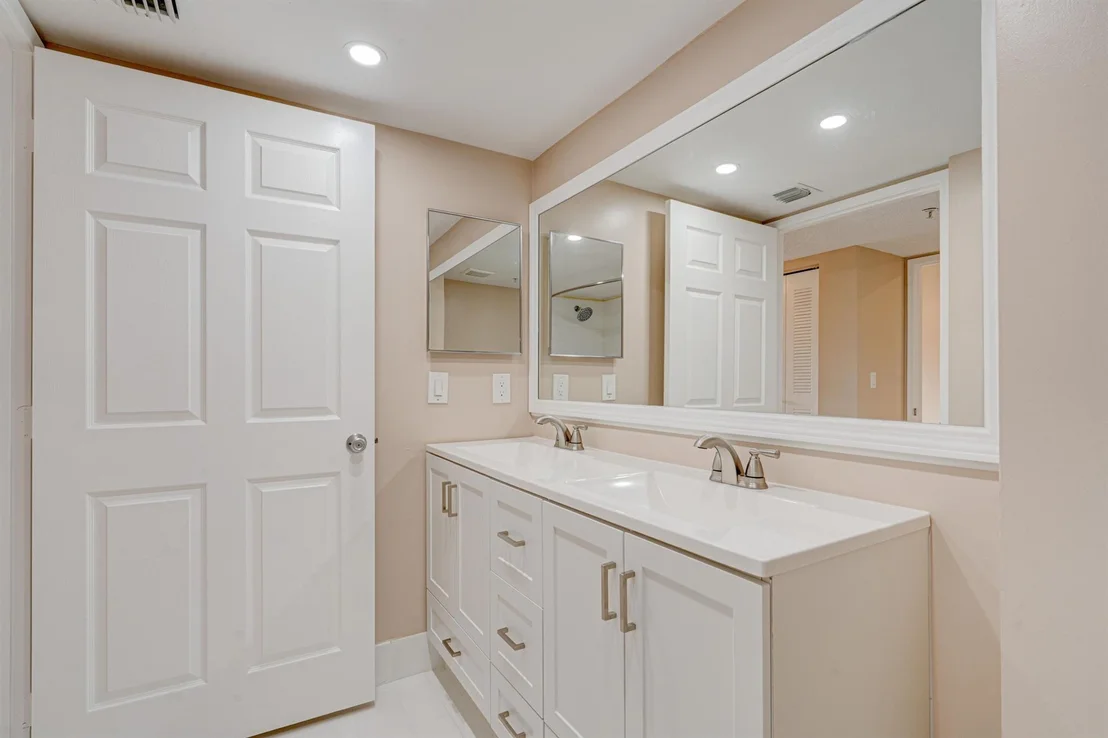 Photo of Unit 3088 at 3870 Lyons Road