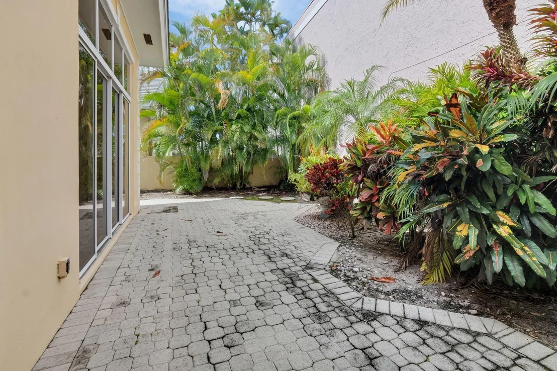 Photo of 7729 Travlers Tree Drive