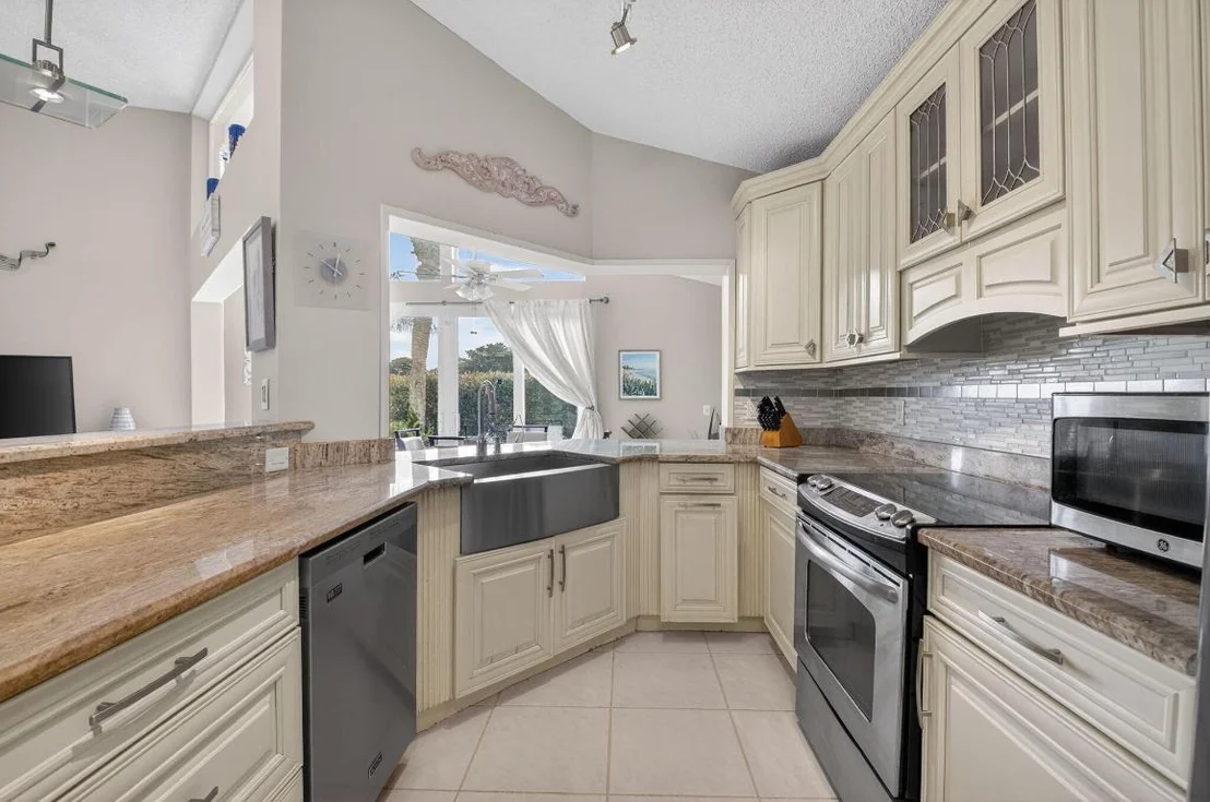 Photo of 6165 Bay Isles Drive