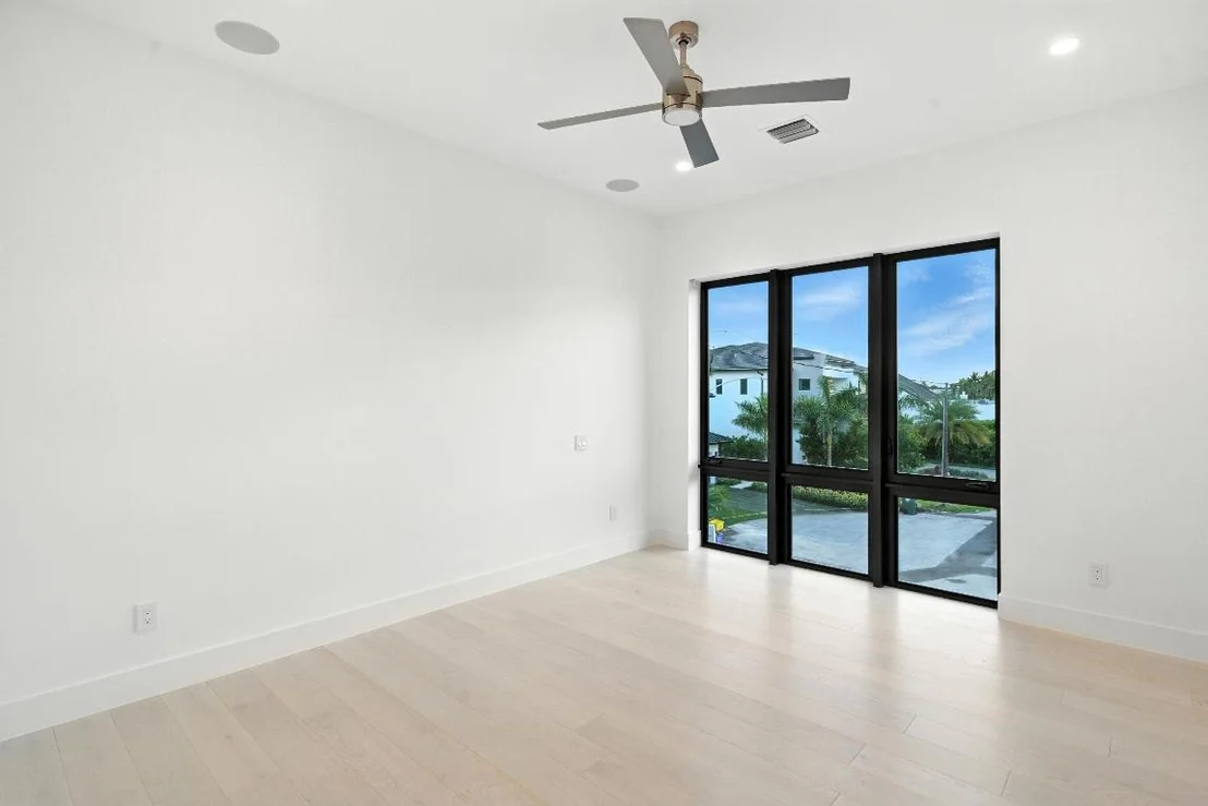 Photo of 700 NE 29th Place