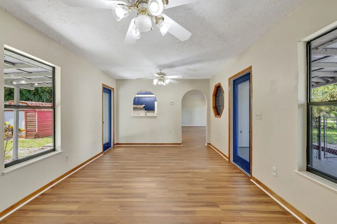 Photo of 5404 Sunset Boulevard