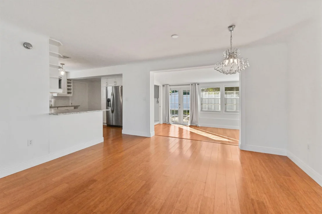 Photo of 1467 Cochran Drive
