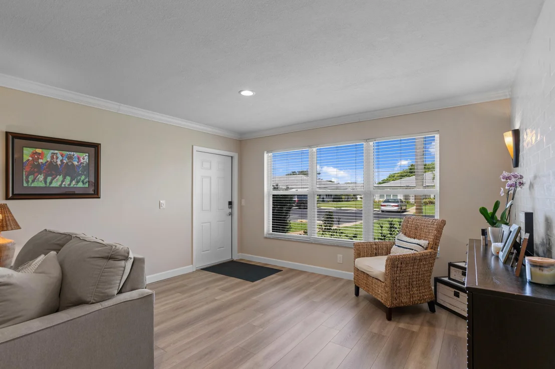 Photo of Unit C at 947 Circle Drive