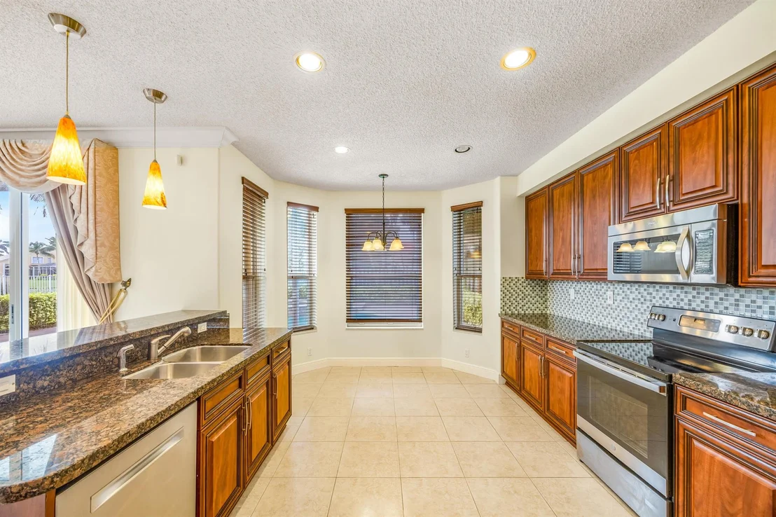 Photo of 6145 Indian Forest Circle