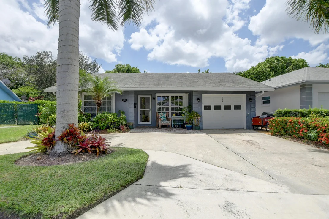Photo of 299 Del Rio Boulevard