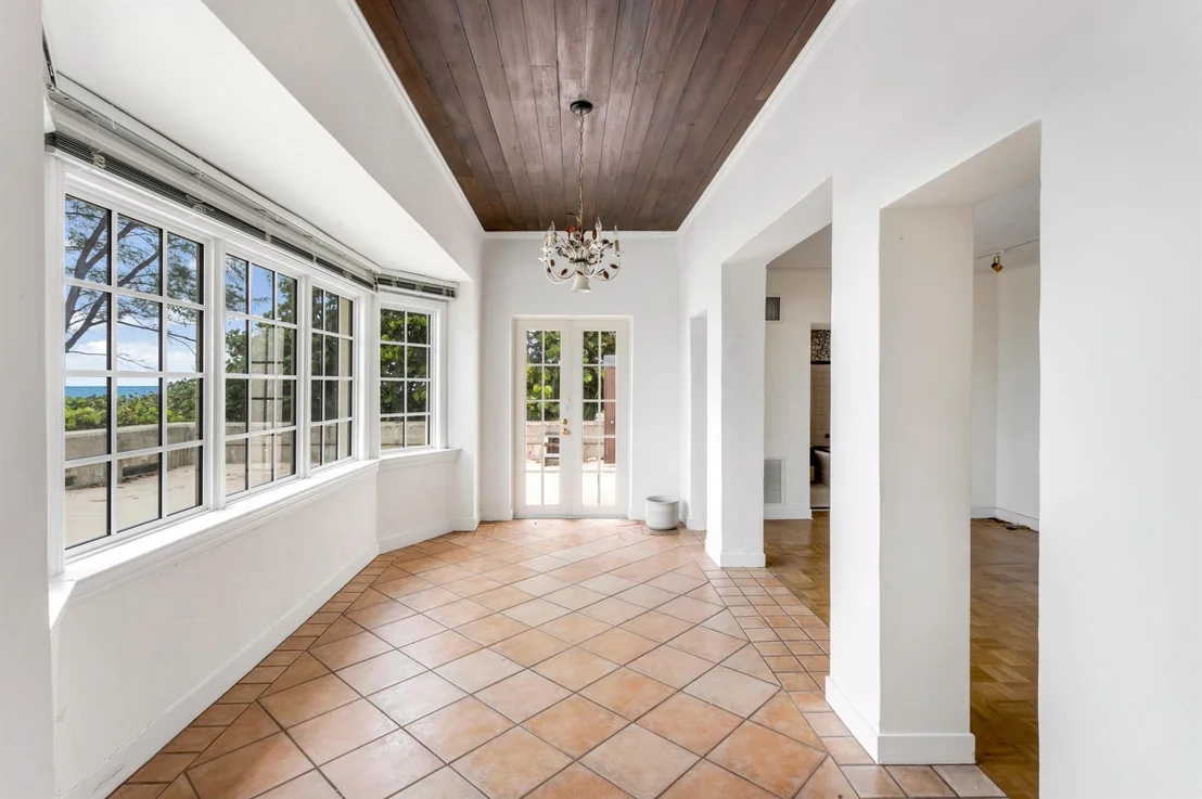 Photo of 1443 N Ocean Boulevard
