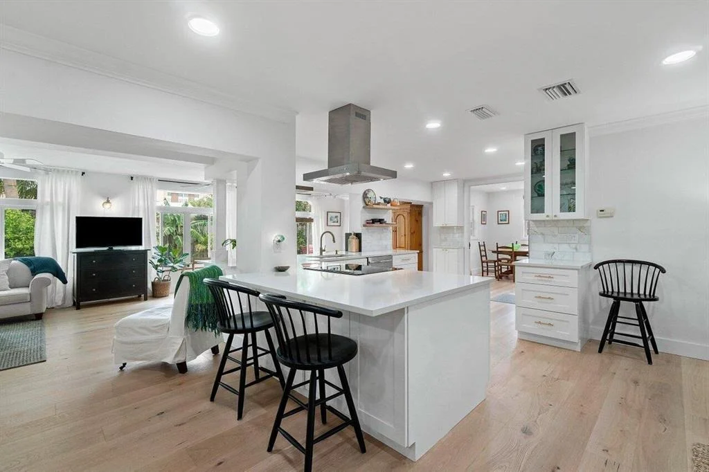 Photo of 827 NW 6th Drive