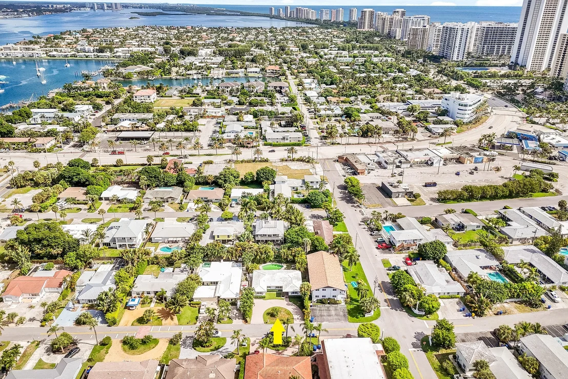 Photo of 1182 Beach Road
