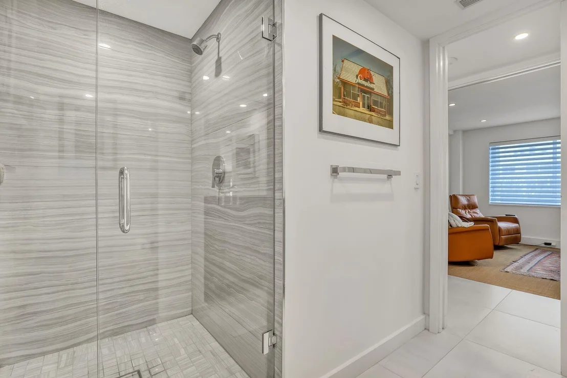 Photo of Unit 507B at 44 COCOANUT Row