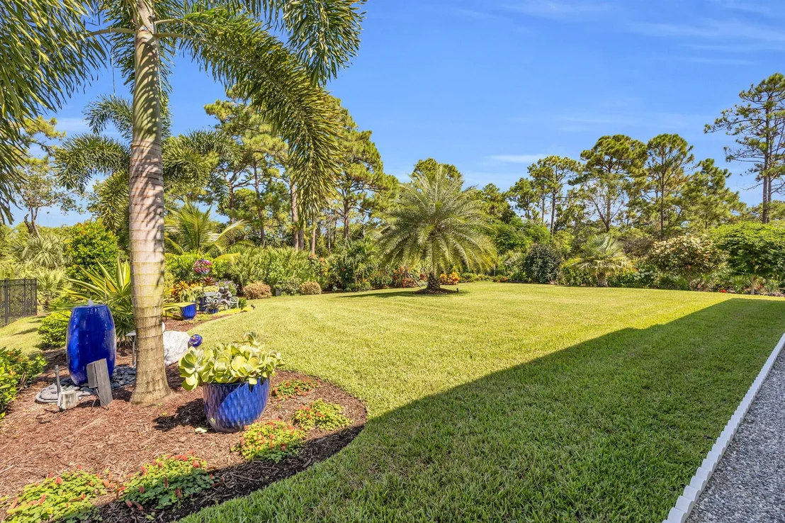 Photo of 718 SW Riverwatch Place