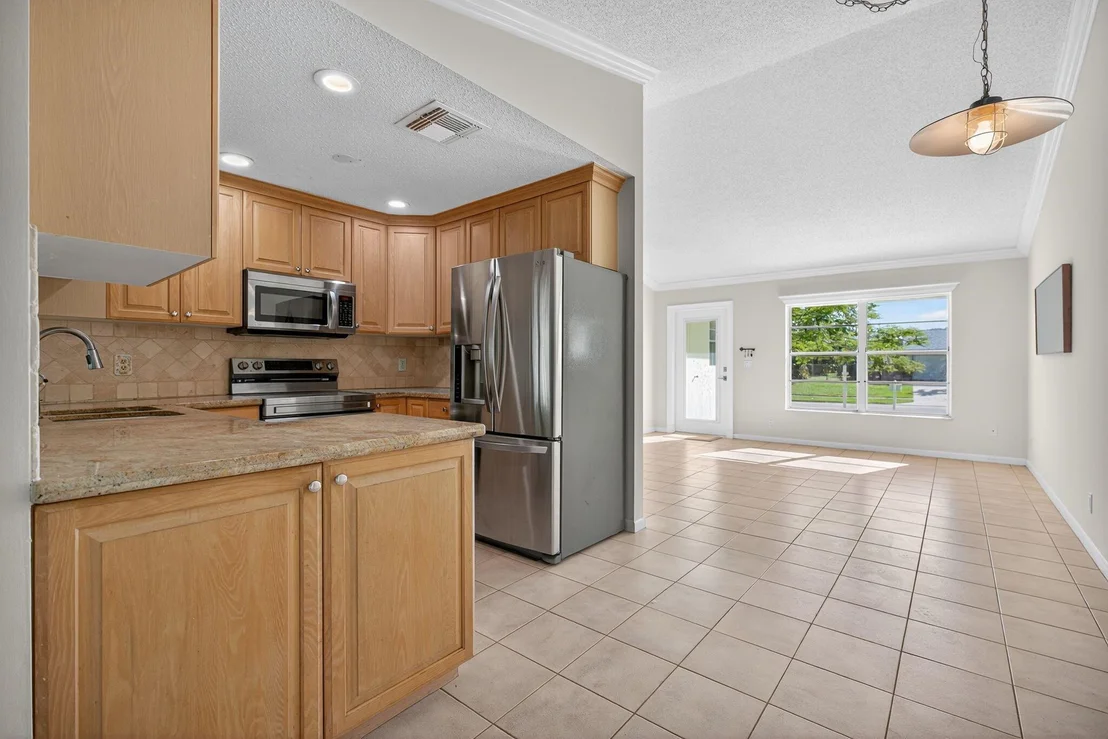 Photo of 130 Lakeside Circle