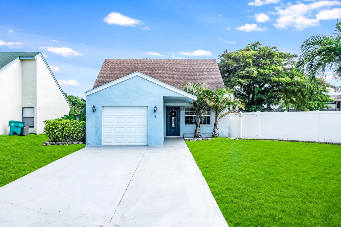 Photo of 5 Whitehall Way