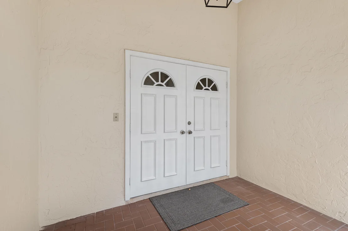 Photo of 2685 Riviera Drive